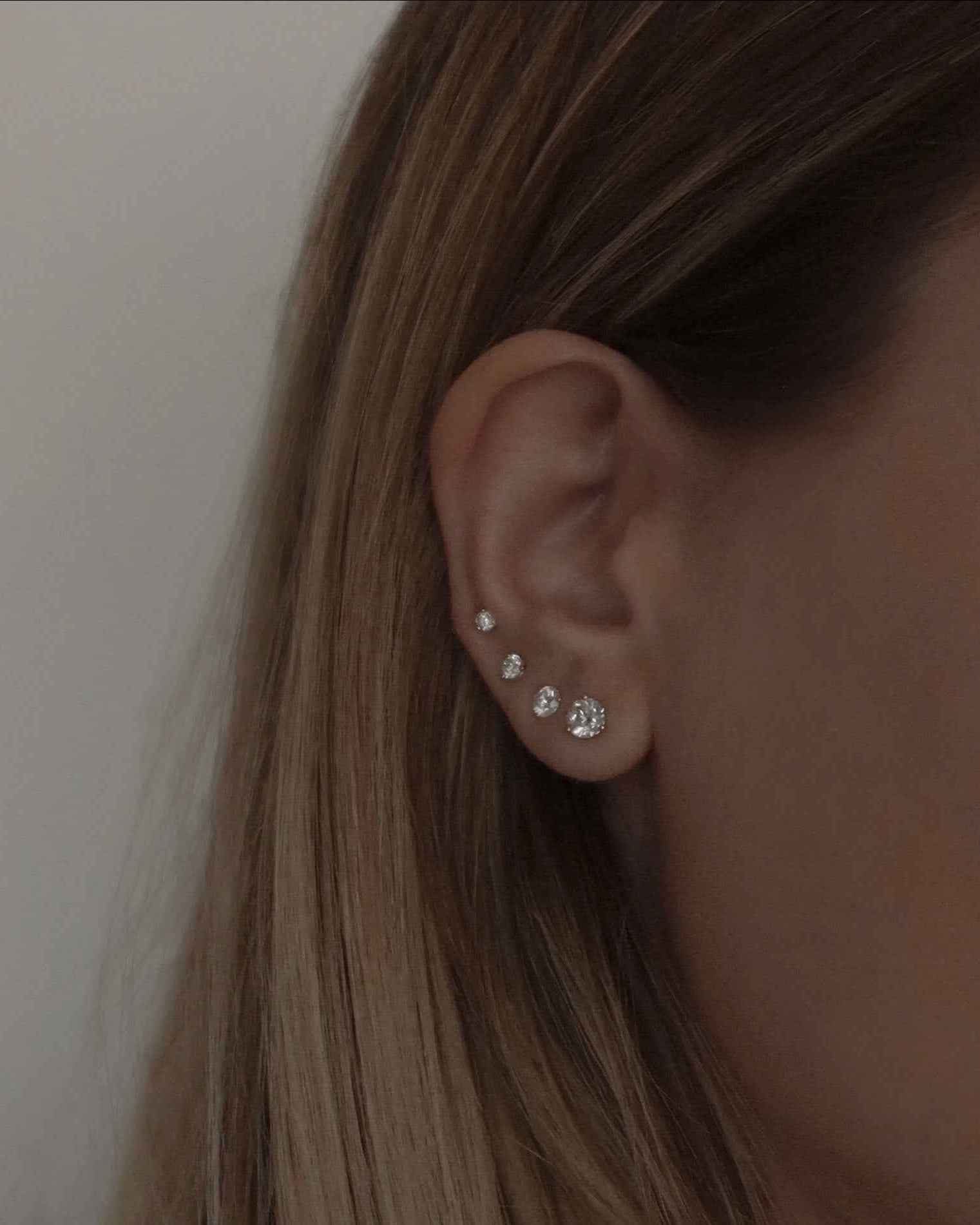 14k Diamond Stud Earrings - Image 4