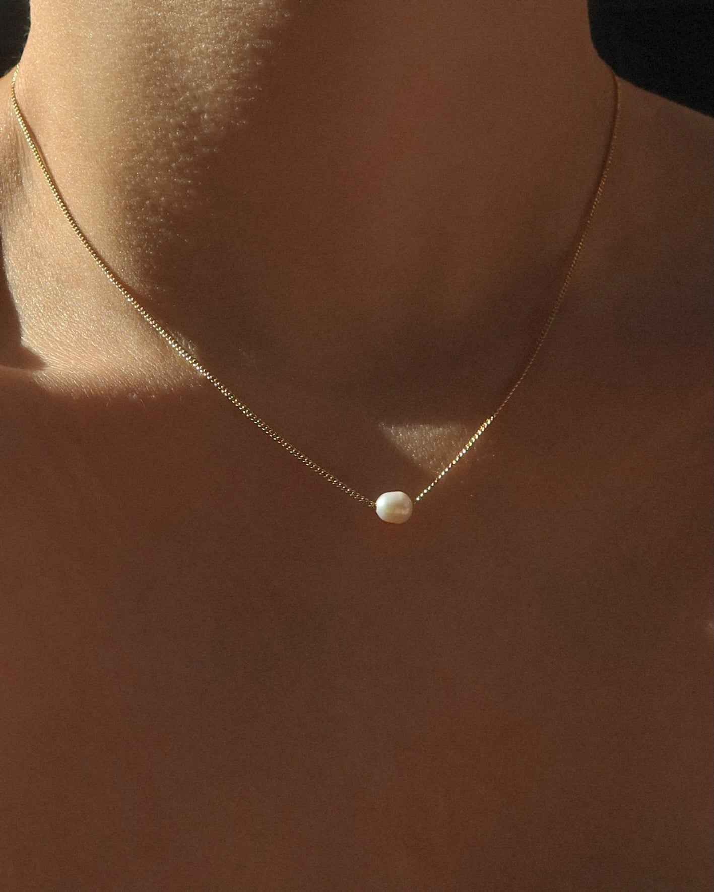 Felicity Pearl Pendant Necklace - Image 2