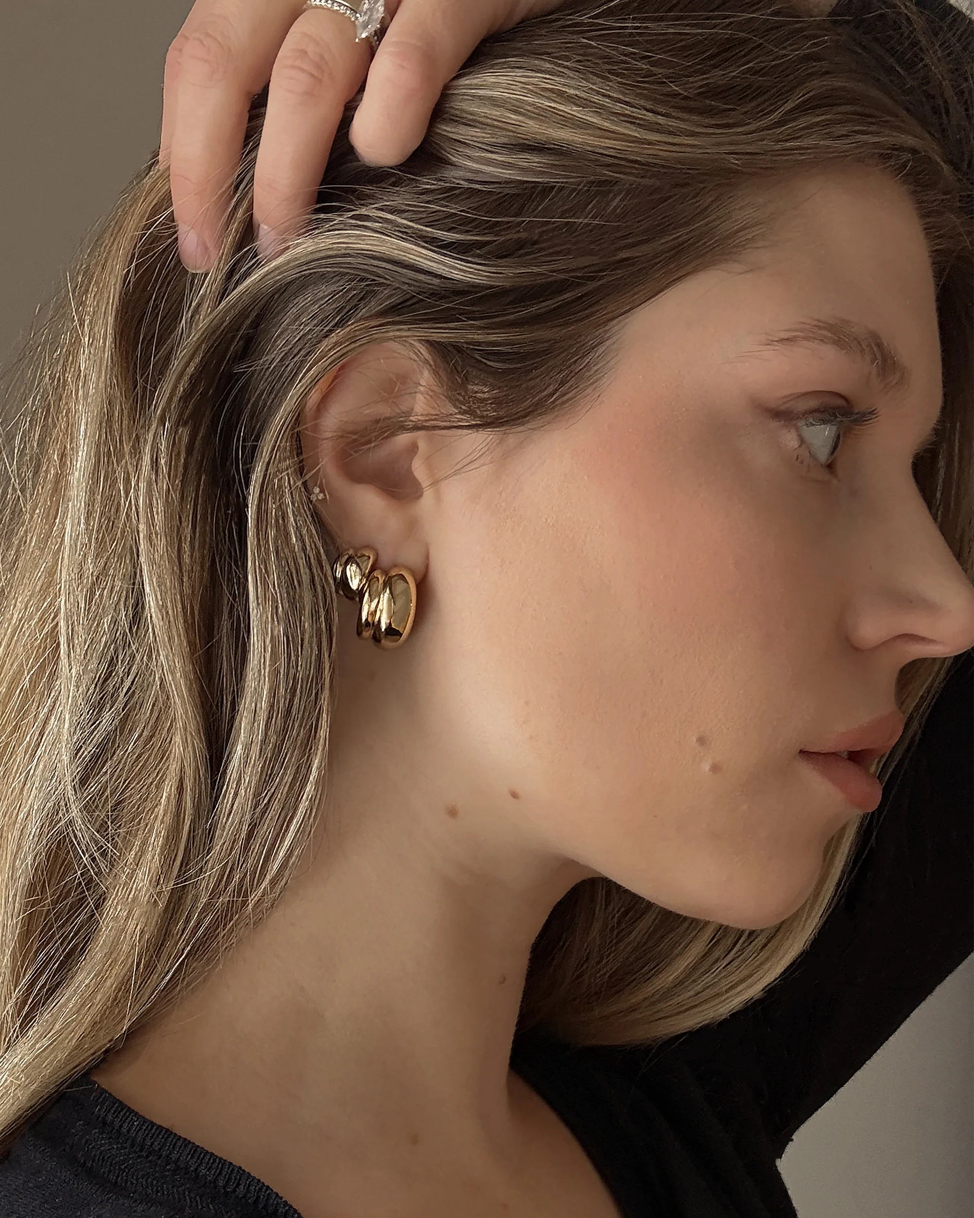 Grande Sofie Volume Hoops - Image 3