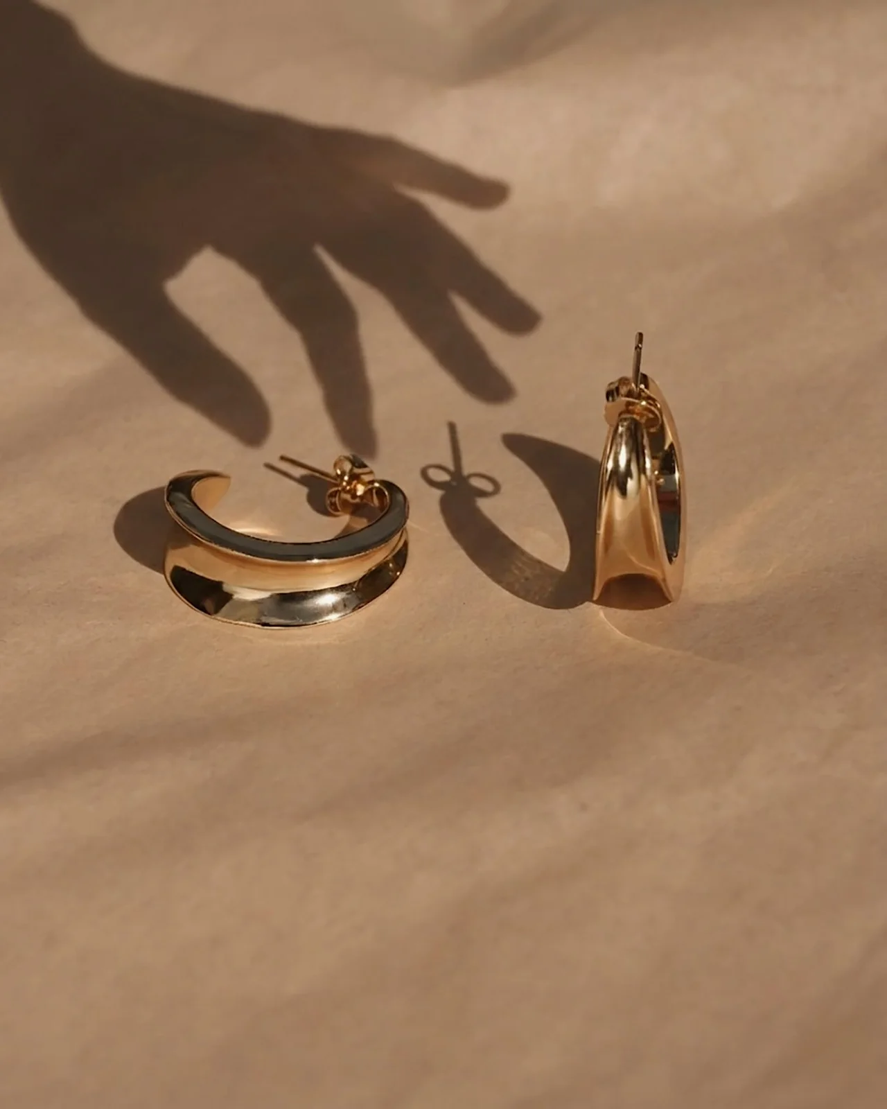 Grande Valen Tapered Hoops - Image 2