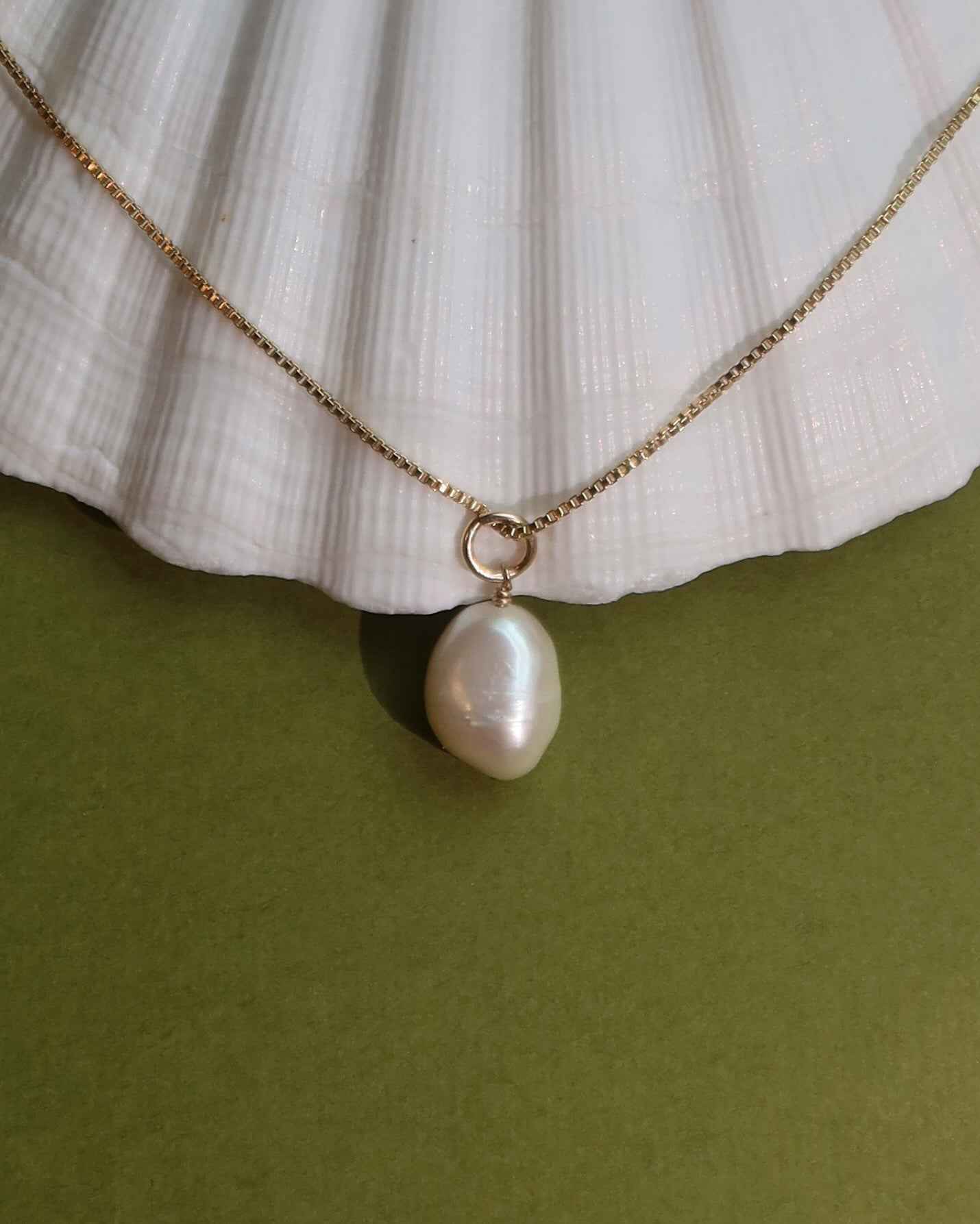 Imogen Pearl Pendant Necklace - Image 2