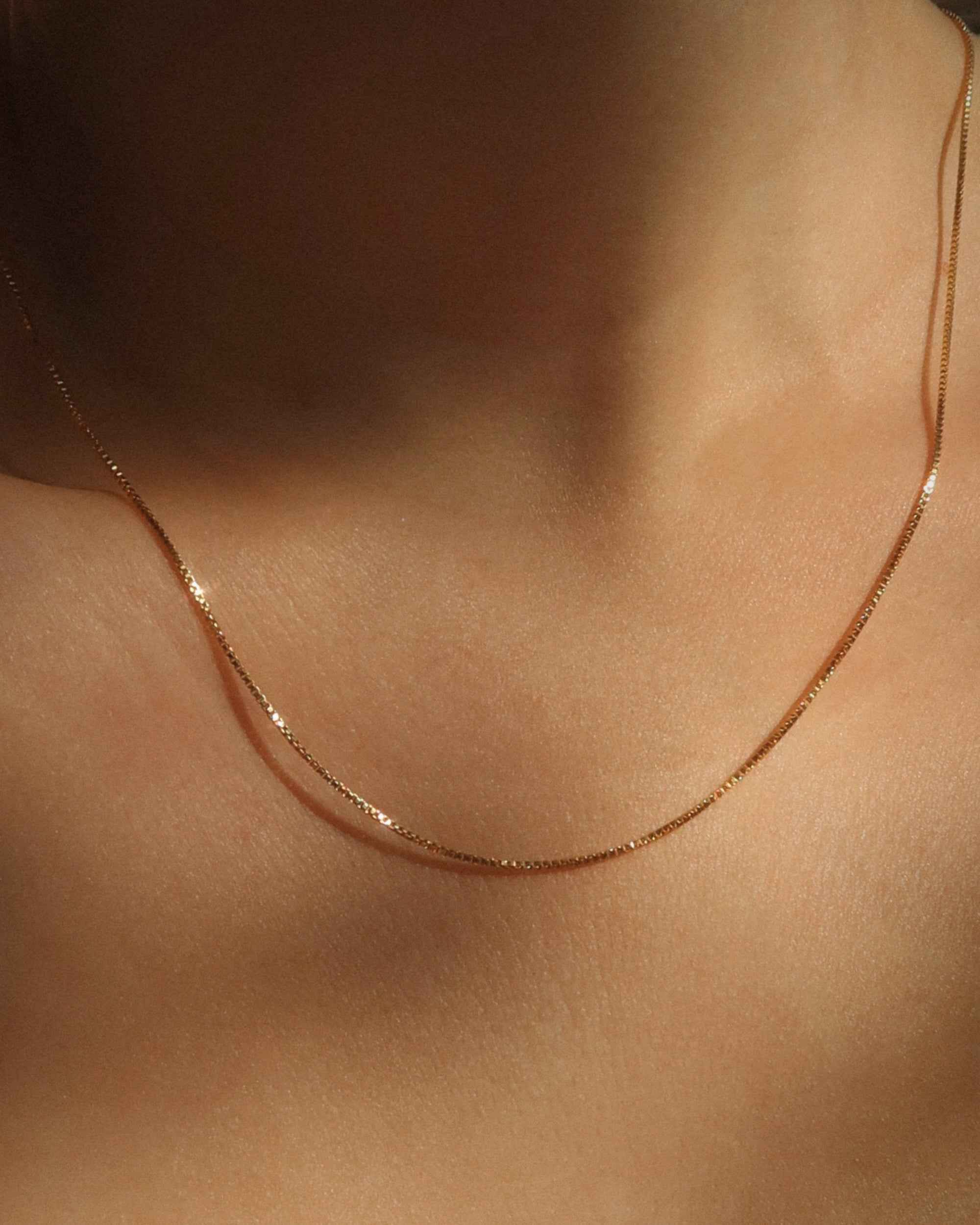 Maggie Box Chain Necklace - Image 2